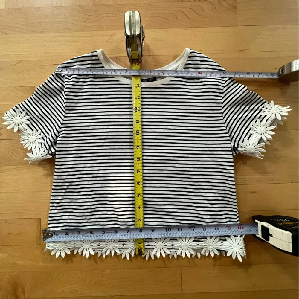 Topshop Cropped Striped Shirt with Floral Attachments | Size 2 or XS - Picture 6 of 11